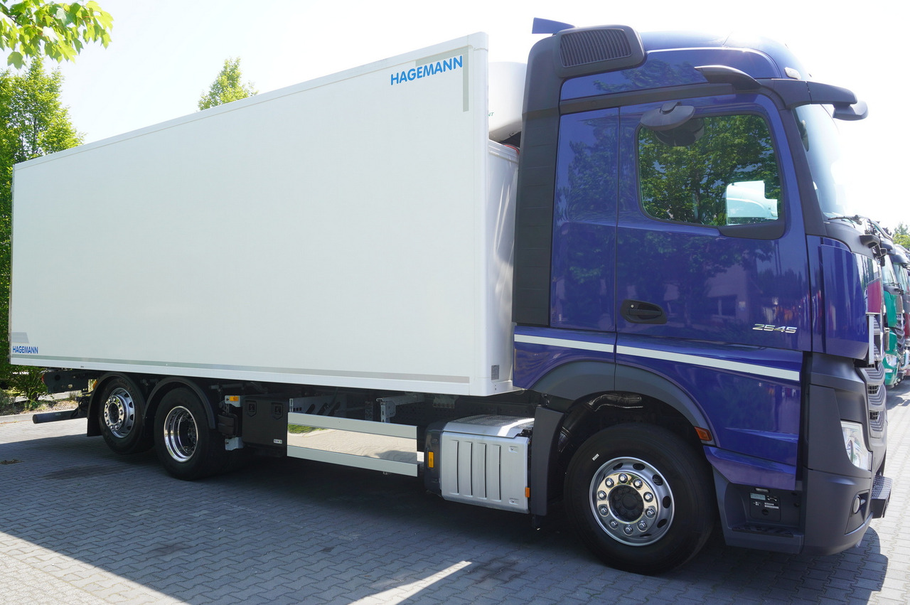 MERCEDES-BENZ Actros 2545 / 2021 / Hagemann refrigerator Multitemperature - Autocarro frigorifero: foto 4 MERCEDES-BENZ Actros 2545 / 2021 / Hagemann refrigerator Multitemperature - Autocarro frigorifero: foto 4