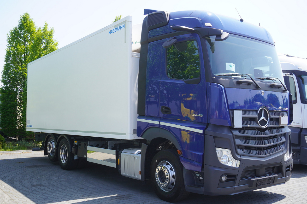 MERCEDES-BENZ Actros 2545 / 2021 / Hagemann refrigerator Multitemperature - Autocarro frigorifero: foto 5 MERCEDES-BENZ Actros 2545 / 2021 / Hagemann refrigerator Multitemperature - Autocarro frigorifero: foto 5