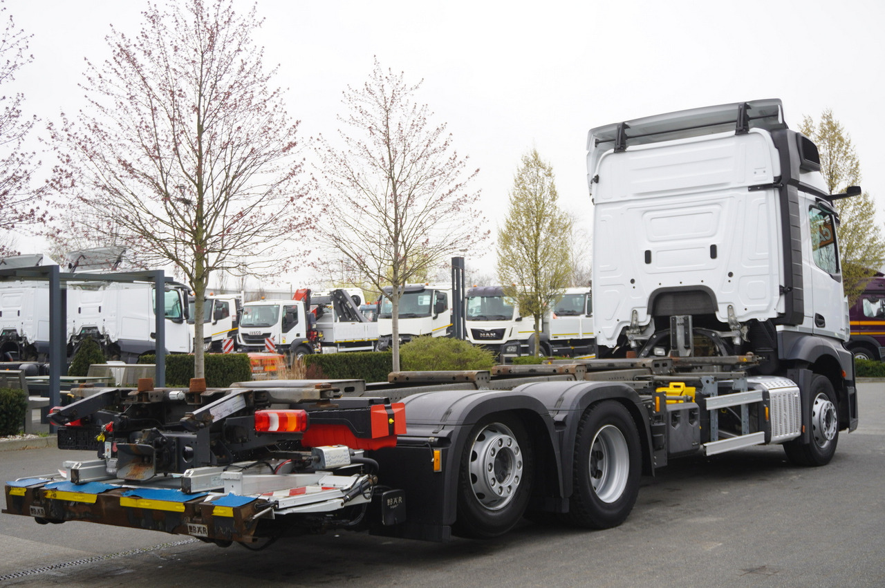 MERCEDES-BENZ Actros 2545 6×2 MP5 / ADR / several units - Autocarro portacontainer/ Caisse interchangeable: foto 3 MERCEDES-BENZ Actros 2545 6×2 MP5 / ADR / several units - Autocarro portacontainer/ Caisse interchangeable: foto 3