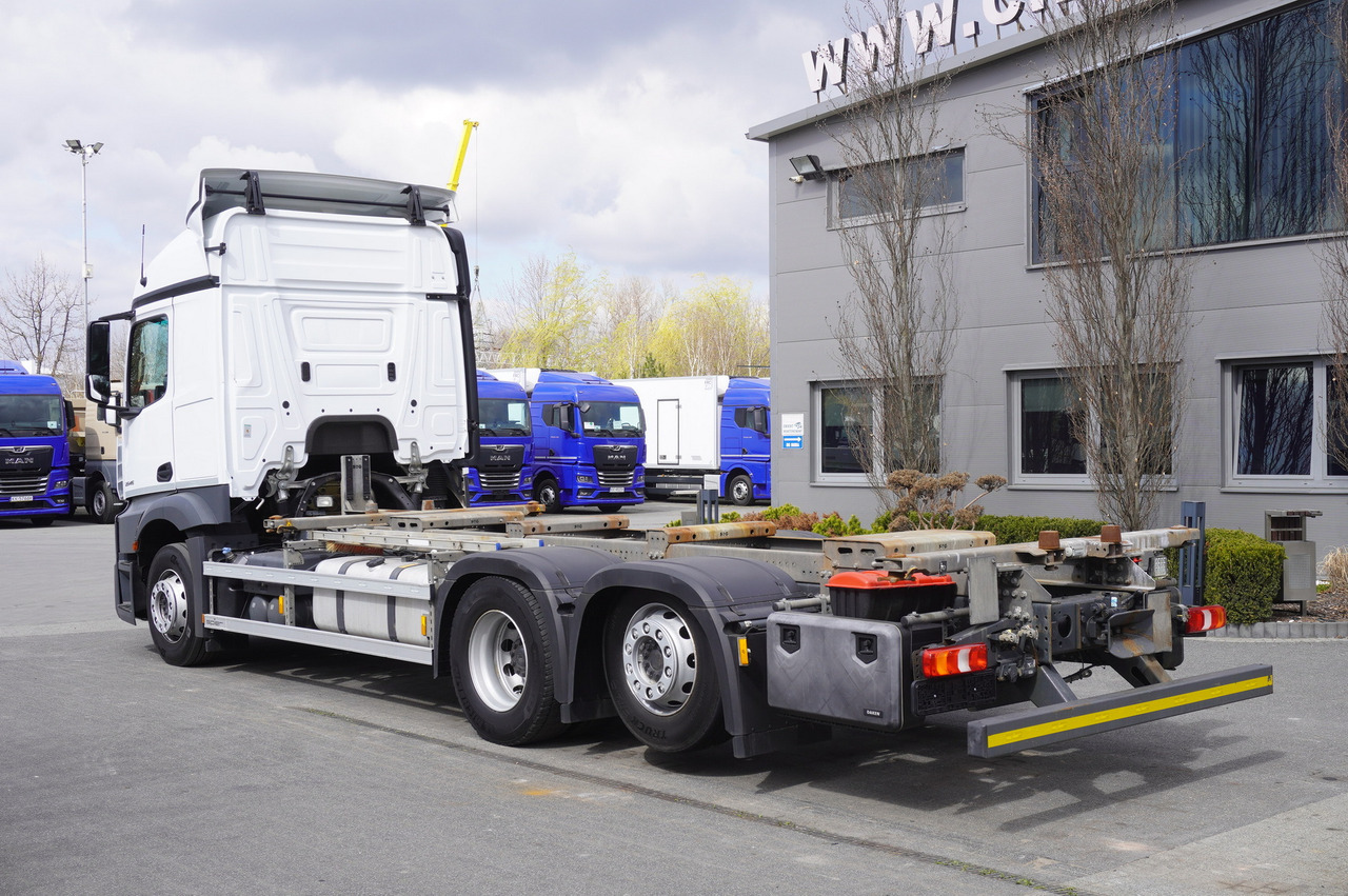 MERCEDES-BENZ Actros 2545 6×2 MP5 / FULL ADR / several units - Autocarro portacontainer/ Caisse interchangeable: foto 3 MERCEDES-BENZ Actros 2545 6×2 MP5 / FULL ADR / several units - Autocarro portacontainer/ Caisse interchangeable: foto 3
