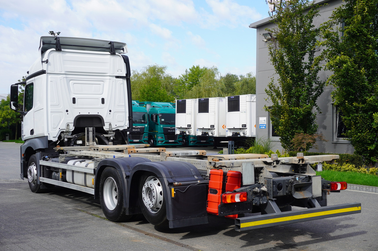 MERCEDES-BENZ Actros 2545 6×2 MP5 / Full ADR / 2 units - Autocarro portacontainer/ Caisse interchangeable: foto 4 MERCEDES-BENZ Actros 2545 6×2 MP5 / Full ADR / 2 units - Autocarro portacontainer/ Caisse interchangeable: foto 4