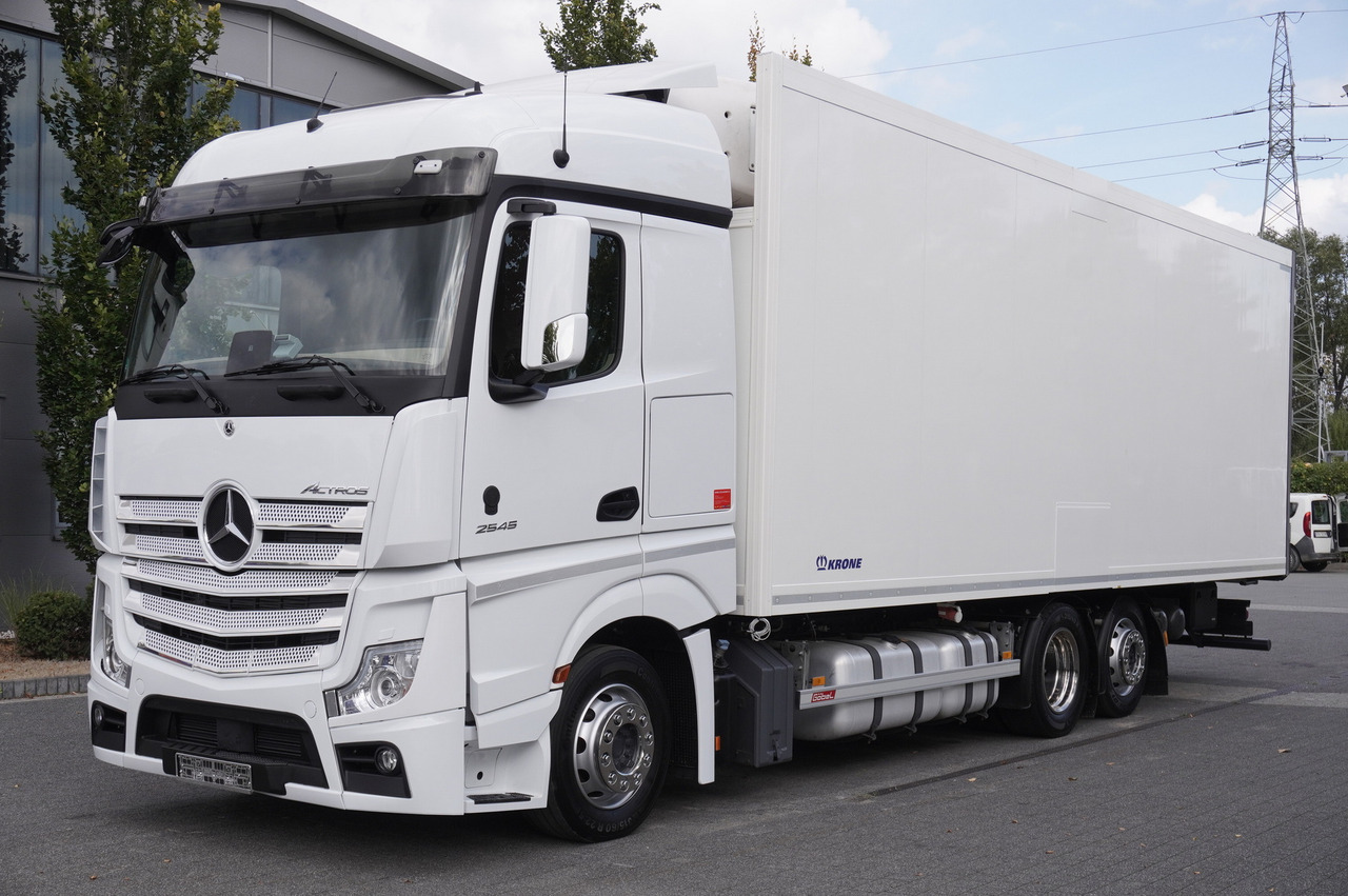 MERCEDES-BENZ Actros 2545 MP5 6×2 E6 / KRONE REFRIGERATOR 40 pallets Bitemperature Doppelstock / high 2.7m - Autocarro frigorifero: foto 1 MERCEDES-BENZ Actros 2545 MP5 6×2 E6 / KRONE REFRIGERATOR 40 pallets Bitemperature Doppelstock / high 2.7m - Autocarro frigorifero: foto 1