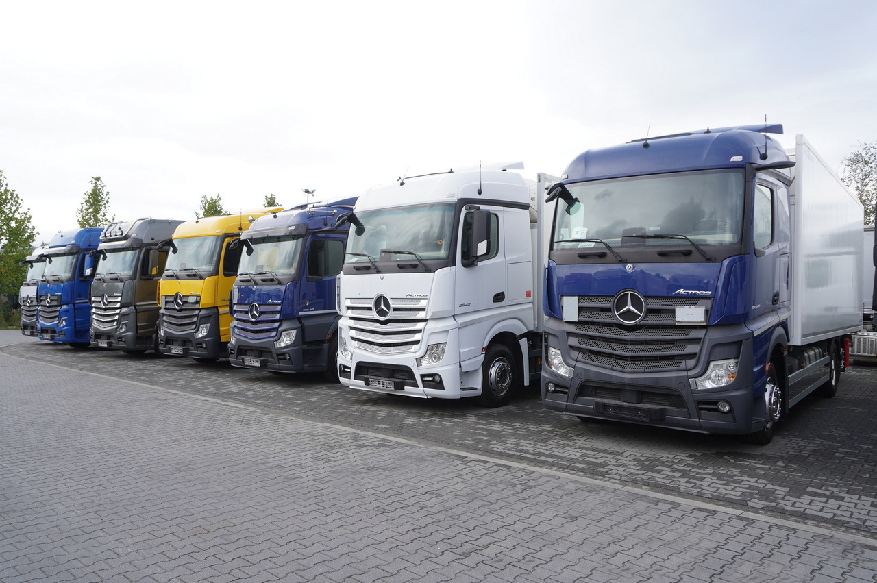 MERCEDES-BENZ Actros 2545 / Multitemperature Refrigerator / several units - Autocarro frigorifero: foto 2 MERCEDES-BENZ Actros 2545 / Multitemperature Refrigerator / several units - Autocarro frigorifero: foto 2