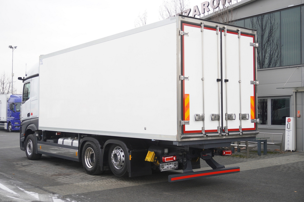 MERCEDES-BENZ Actros 2545 / Zaibas meat hook refrigerator 18 EPAL / 2022 - Autocarro frigorifero: foto 2 MERCEDES-BENZ Actros 2545 / Zaibas meat hook refrigerator 18 EPAL / 2022 - Autocarro frigorifero: foto 2