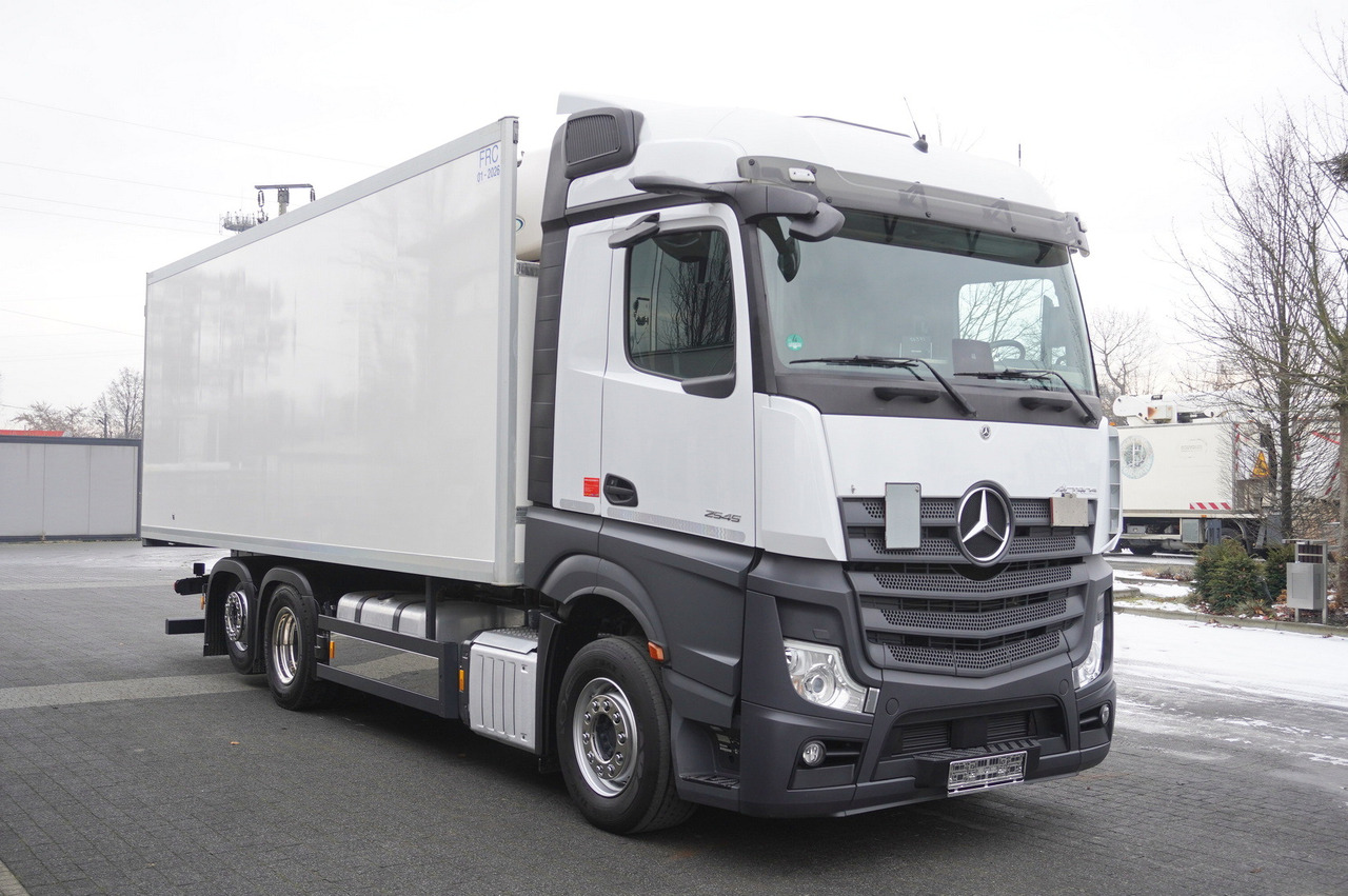 MERCEDES-BENZ Actros 2545 / Zaibas meat hook refrigerator 18 EPAL / 2022 - Autocarro frigorifero: foto 4 MERCEDES-BENZ Actros 2545 / Zaibas meat hook refrigerator 18 EPAL / 2022 - Autocarro frigorifero: foto 4