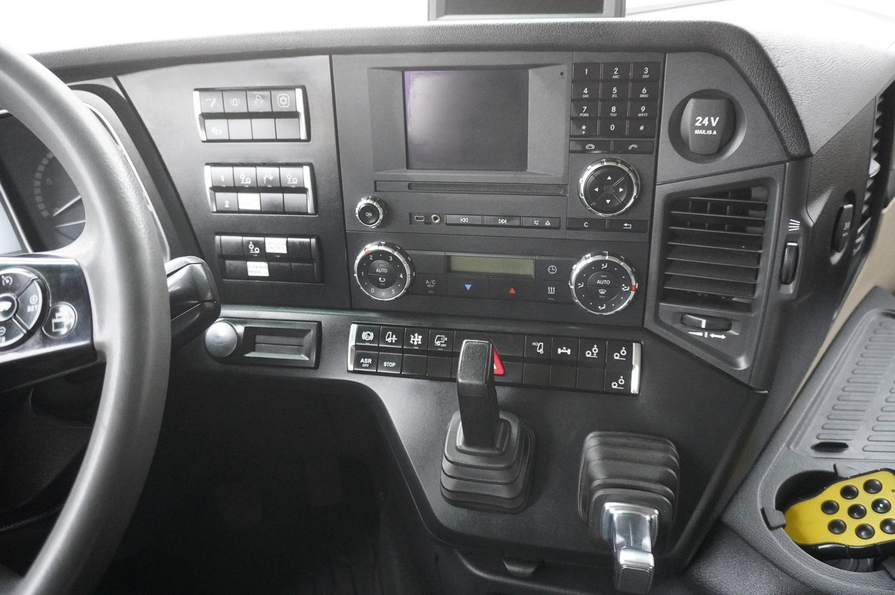 Leasing di MERCEDES-BENZ Actros 3563 8x4 / Tipper for grain 20 t load capacity MERCEDES-BENZ Actros 3563 8x4 / Tipper for grain 20 t load capacity: foto 28