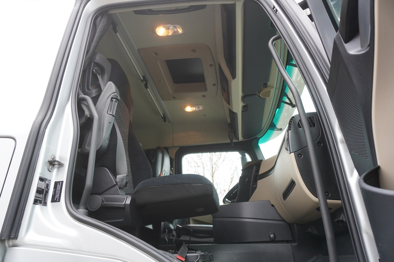 Leasing di MERCEDES-BENZ Actros 3563 8x4 / Tipper for grain 20 t load capacity MERCEDES-BENZ Actros 3563 8x4 / Tipper for grain 20 t load capacity: foto 36