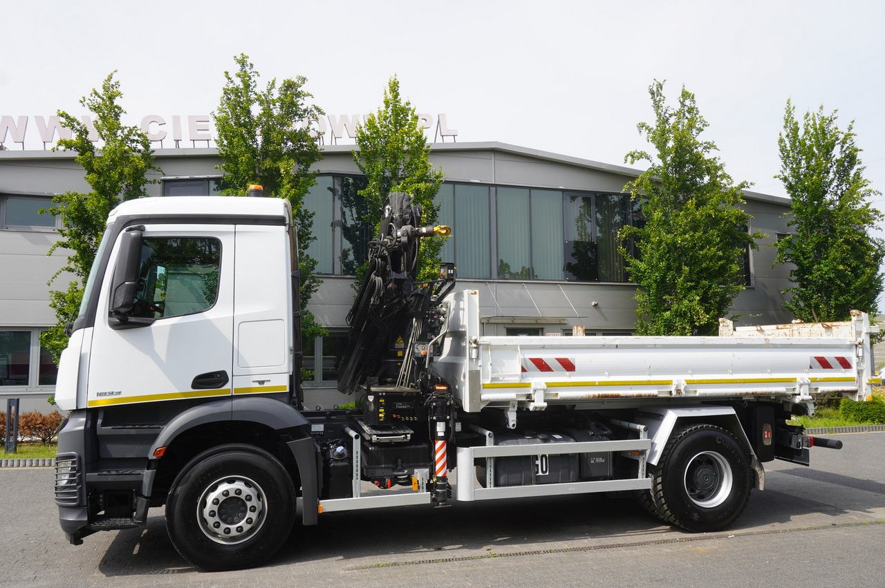 MERCEDES-BENZ Arocs 1833 / 87,000 km!!! / Hds HIAB X-DUO 128 B-2 / three-sided tipper - Camion con gru, Camion con gru: foto 5 MERCEDES-BENZ Arocs 1833 / 87,000 km!!! / Hds HIAB X-DUO 128 B-2 / three-sided tipper - Camion con gru, Camion con gru: foto 5
