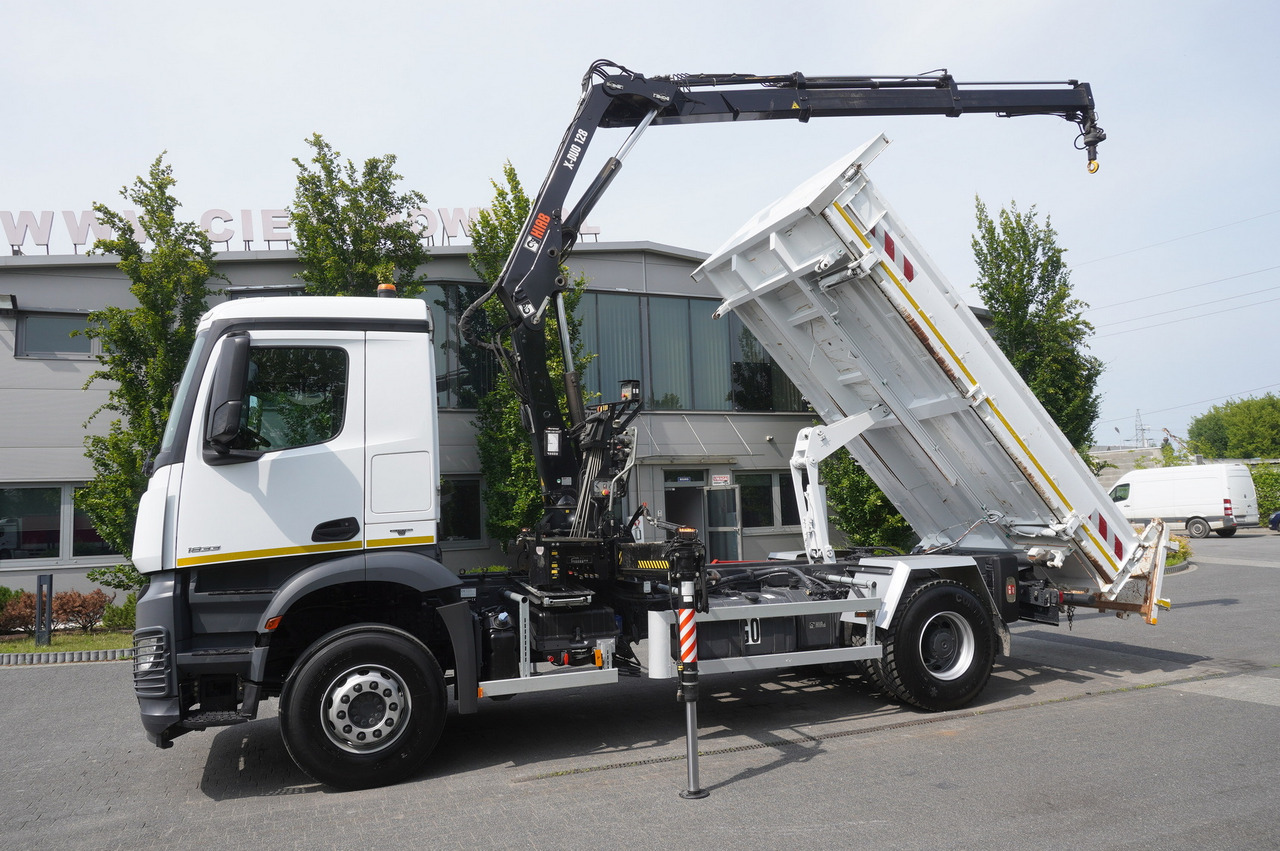 MERCEDES-BENZ Arocs 1833 / 87,000 km!!! / Hds HIAB X-DUO 128 B-2 / three-sided tipper - Camion con gru, Camion con gru: foto 4 MERCEDES-BENZ Arocs 1833 / 87,000 km!!! / Hds HIAB X-DUO 128 B-2 / three-sided tipper - Camion con gru, Camion con gru: foto 4