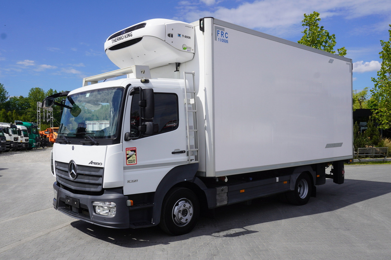 MERCEDES-BENZ Atego 1021 / Lamberet meat hook refrigerator / Carcass elevator 1000 kg / Thermoking T800 R - Autocarro frigorifero, Camion con gru: foto 2 MERCEDES-BENZ Atego 1021 / Lamberet meat hook refrigerator / Carcass elevator 1000 kg / Thermoking T800 R - Autocarro frigorifero, Camion con gru: foto 2