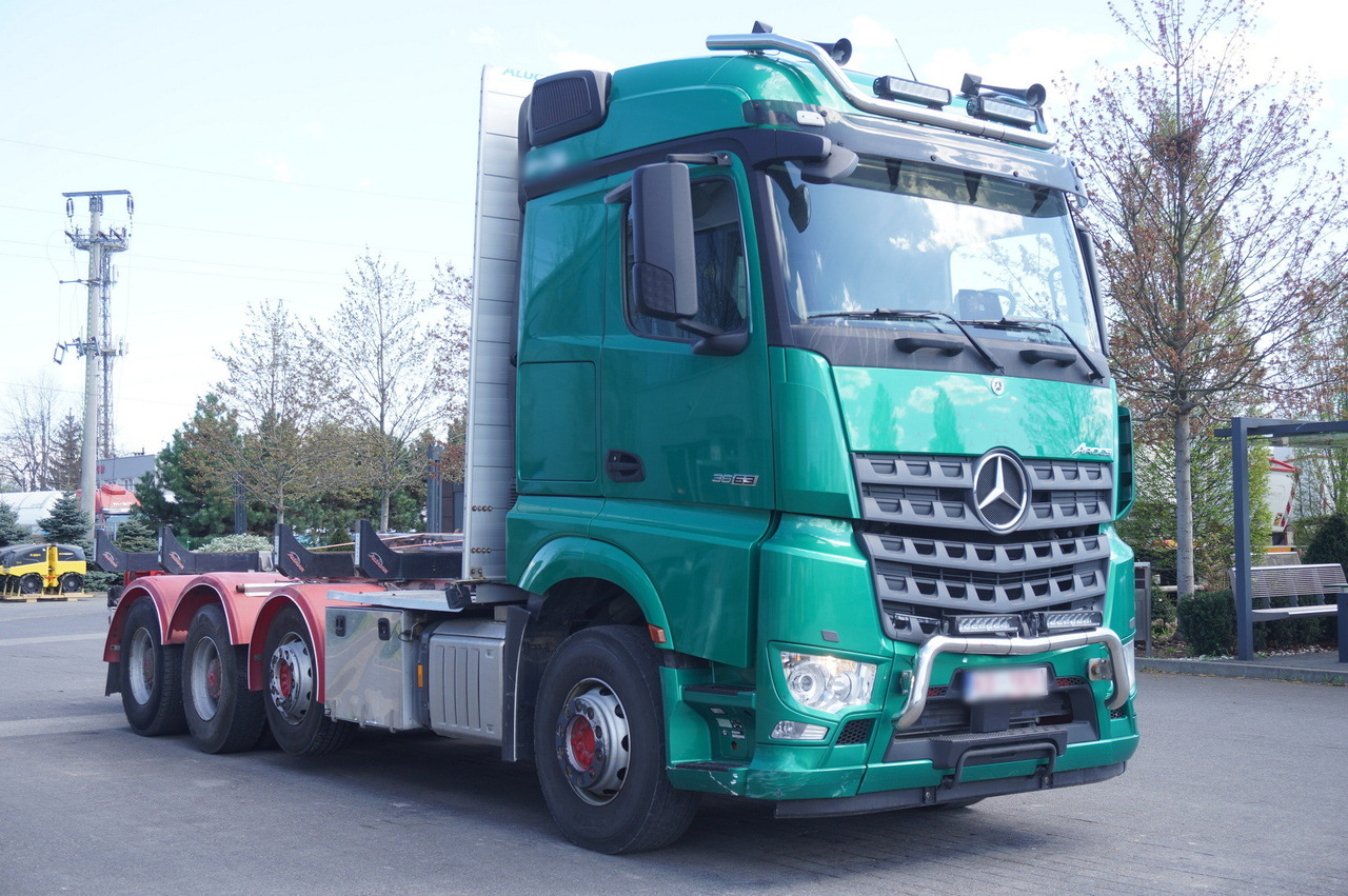 Camion con gru per il trasporto di legname Mercedes-Benz Arocs 3563 8 × 4 / 630 HP / steered axle / Logging superstructure: foto 9