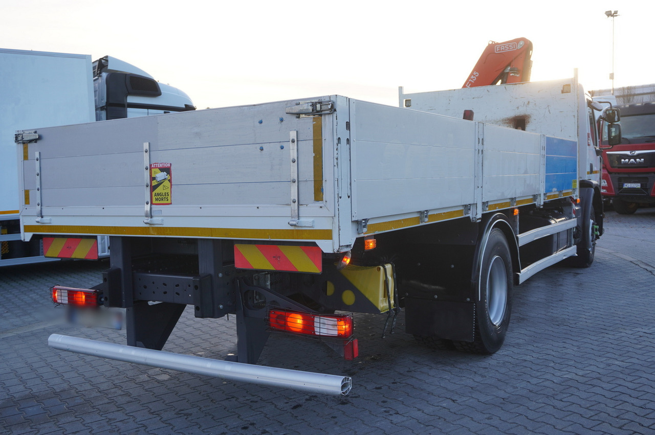 RENAULT C280 DTI 8 / FASSI crane 5.6 T / range 8 m / Flatbed 15 EPAL - Camion con gru: foto 3 RENAULT C280 DTI 8 / FASSI crane 5.6 T / range 8 m / Flatbed 15 EPAL - Camion con gru: foto 3