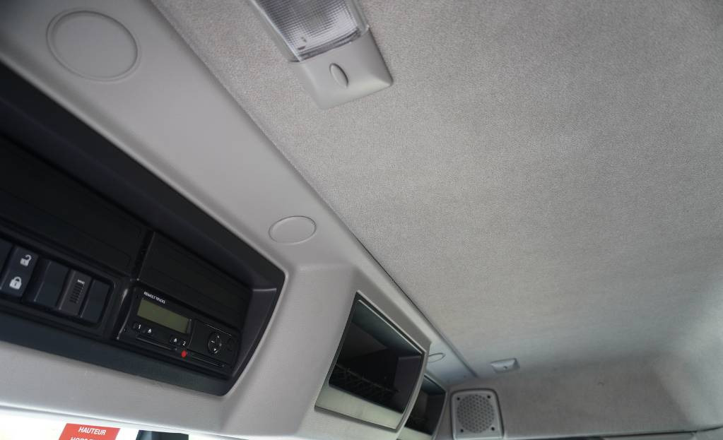 Autocarro furgonato RENAULT D12 E6 / Container 18 pallets / tail lift: foto 11