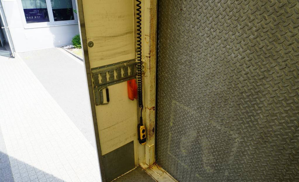 Autocarro furgonato RENAULT D12 E6 / Container 18 pallets / tail lift: foto 14