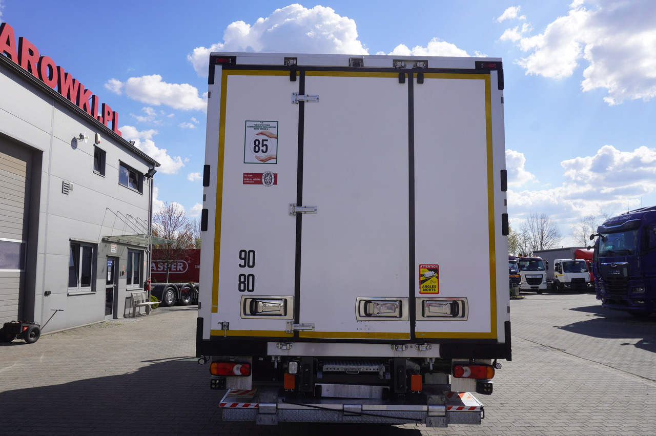RENAULT D12 / Lamberet refrigerated truck / Dhollandia tail lift 1500 kg / 130 thousand km !! - Autocarro frigorifero: foto 4 RENAULT D12 / Lamberet refrigerated truck / Dhollandia tail lift 1500 kg / 130 thousand km !! - Autocarro frigorifero: foto 4