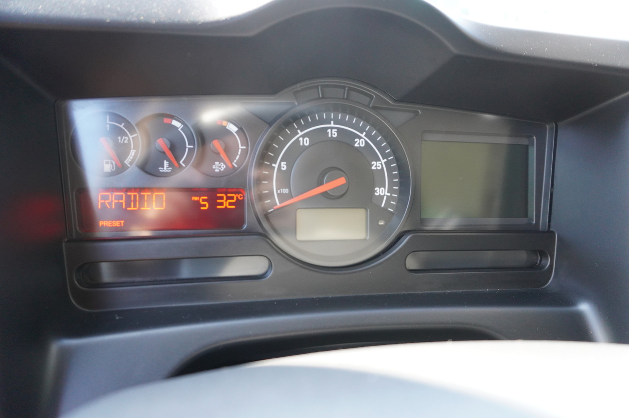 Camion bisarca RENAULT D12 / New galvanized tow truck superstructure / 2025 / length 840 cm: foto 27