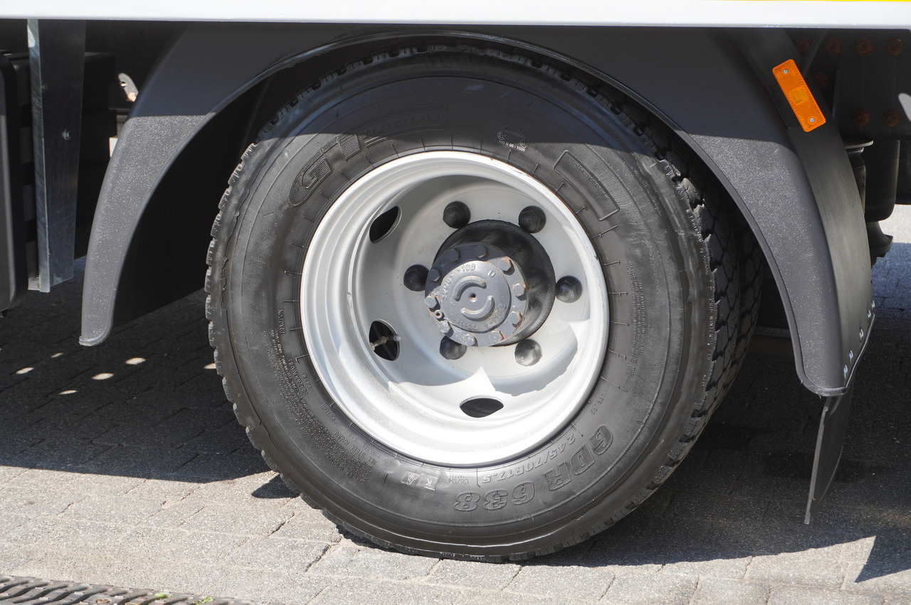 Camion bisarca RENAULT D12 / New galvanized tow truck superstructure / 2025 / length 840 cm: foto 15