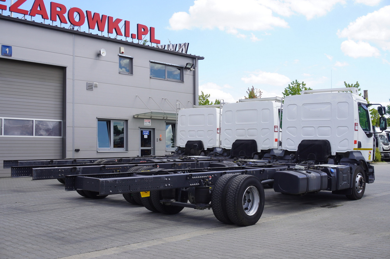 RENAULT D16 / Chassis 7.5 m / Differential lock / 170 tho. km / 3 units - Autocarro portacontainer/ Caisse interchangeable: foto 3 RENAULT D16 / Chassis 7.5 m / Differential lock / 170 tho. km / 3 units - Autocarro portacontainer/ Caisse interchangeable: foto 3