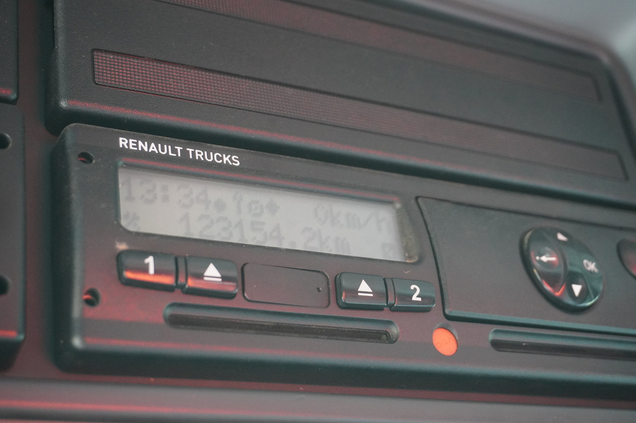 RENAULT K380 6×4 / FASSI F175 crane 7.85 t / 120 thousand km! / 2-sided tipper - Camion con gru: foto 2 RENAULT K380 6×4 / FASSI F175 crane 7.85 t / 120 thousand km! / 2-sided tipper - Camion con gru: foto 2