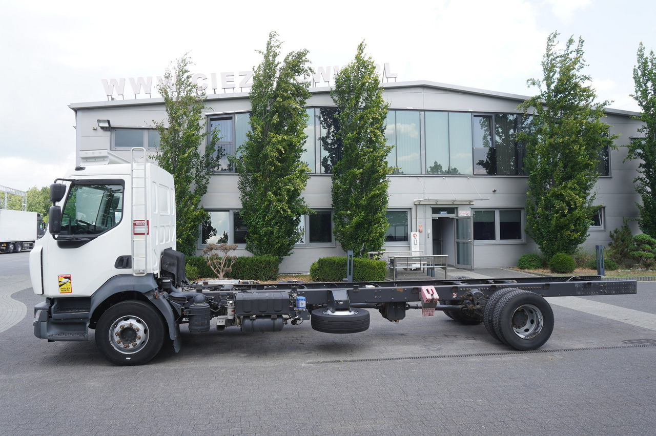 RENAULT Renault D16 / frame 7.5 m / differential lock / 3 units - Autocarro portacontainer/ Caisse interchangeable: foto 3 RENAULT Renault D16 / frame 7.5 m / differential lock / 3 units - Autocarro portacontainer/ Caisse interchangeable: foto 3