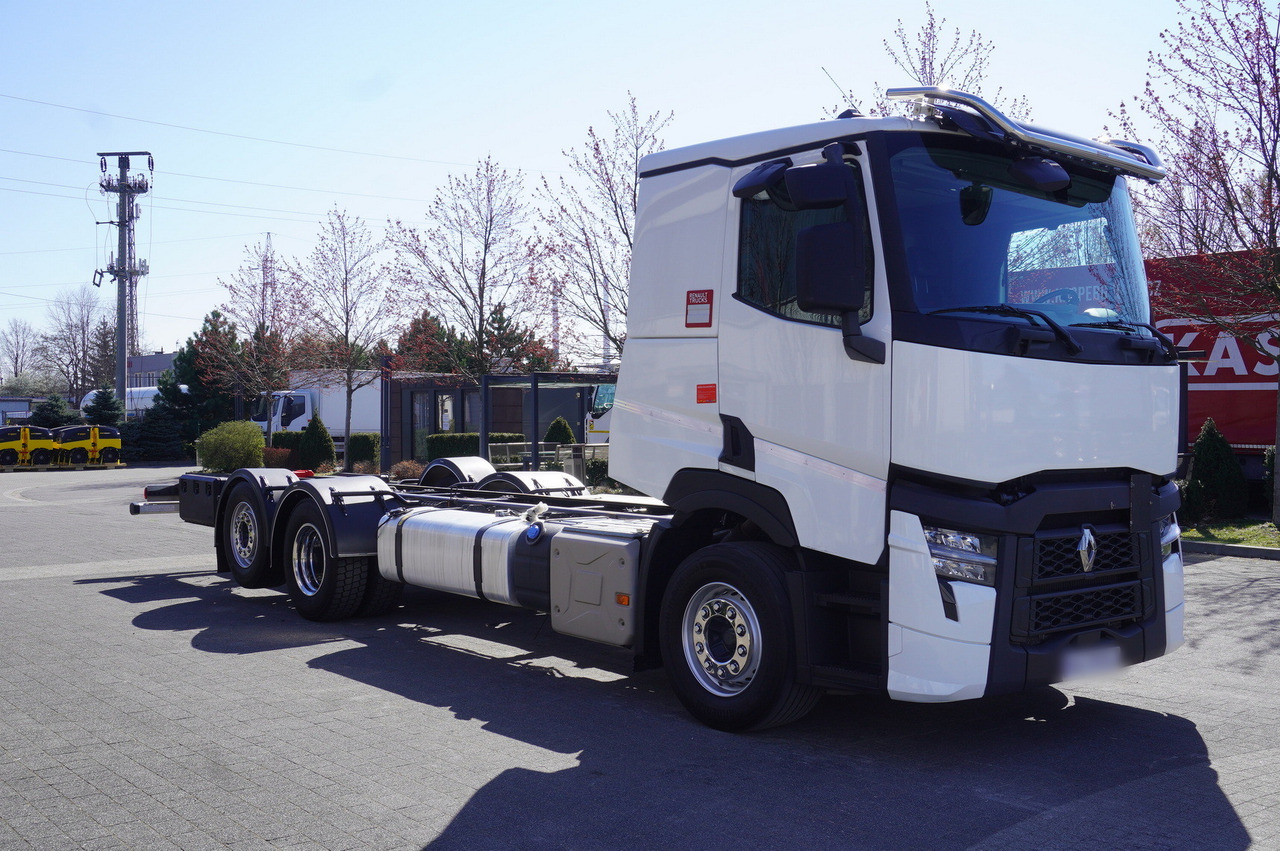 RENAULT Volvo T520 DTI 13 6x2 / Chassis 8.3 m / 2022 / steered axle - Autocarro telaio: foto 1 RENAULT Volvo T520 DTI 13 6x2 / Chassis 8.3 m / 2022 / steered axle - Autocarro telaio: foto 1