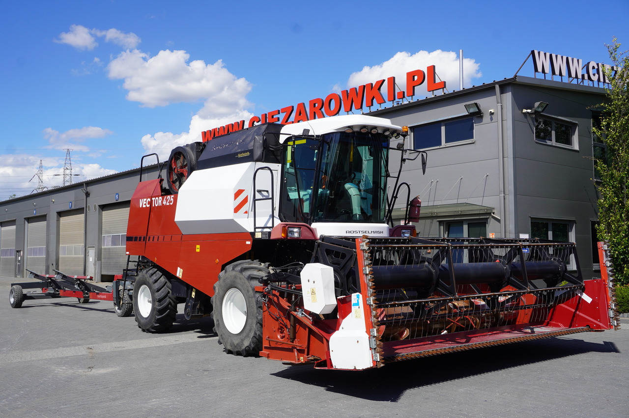 ROSTSELMASH VECTOR 425 RSM-101 grain harvester + Header 5 m + rapeseed harvesting extension / 2300 MTH - Mietitrebbia: foto 3 ROSTSELMASH VECTOR 425 RSM-101 grain harvester + Header 5 m + rapeseed harvesting extension / 2300 MTH - Mietitrebbia: foto 3