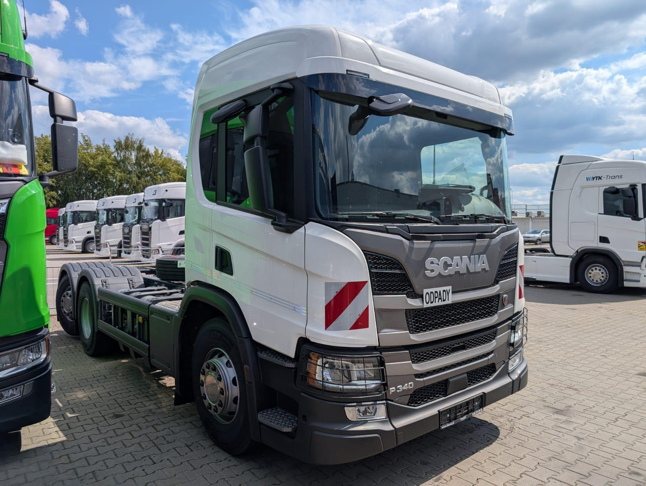 SCANIA P 340 B6x2*4NA / chassis frame / steering axle / CNG / large cab / 8 units - Autocarro telaio: foto 2 SCANIA P 340 B6x2*4NA / chassis frame / steering axle / CNG / large cab / 8 units - Autocarro telaio: foto 2