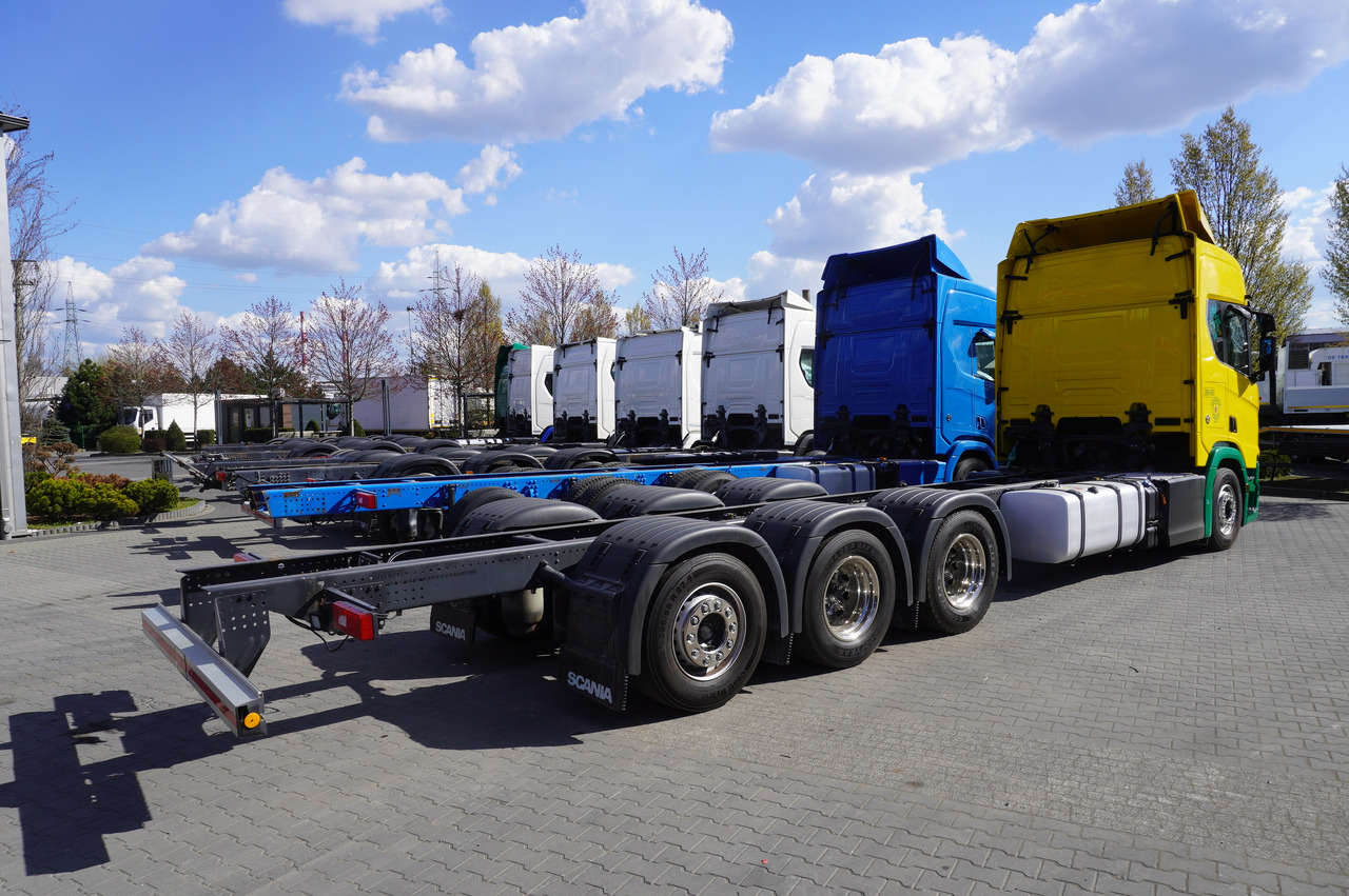 SCANIA R650 V8 / 650 HP/ frame 8.8 m / steered 4th axis / 20 units - Autocarro telaio: foto 2 SCANIA R650 V8 / 650 HP/ frame 8.8 m / steered 4th axis / 20 units - Autocarro telaio: foto 2