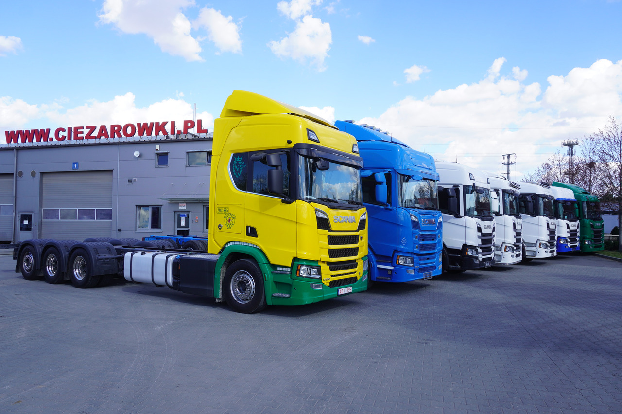 SCANIA R650 V8 / 650 HP/ frame 8.8 m / steered 4th axis / 20 units - Autocarro telaio: foto 1 SCANIA R650 V8 / 650 HP/ frame 8.8 m / steered 4th axis / 20 units - Autocarro telaio: foto 1