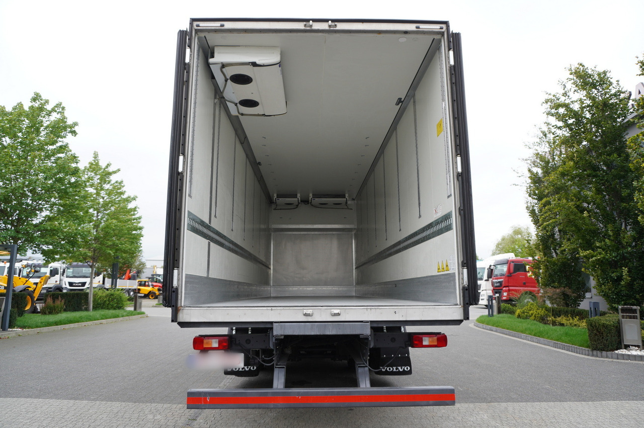 VOLVO FH 460 / Krone refrigerator 23 EPAL! / Carrier Supra 1250 MT Silent / Multitemperature / Steered axle - Autocarro frigorifero: foto 4 VOLVO FH 460 / Krone refrigerator 23 EPAL! / Carrier Supra 1250 MT Silent / Multitemperature / Steered axle - Autocarro frigorifero: foto 4