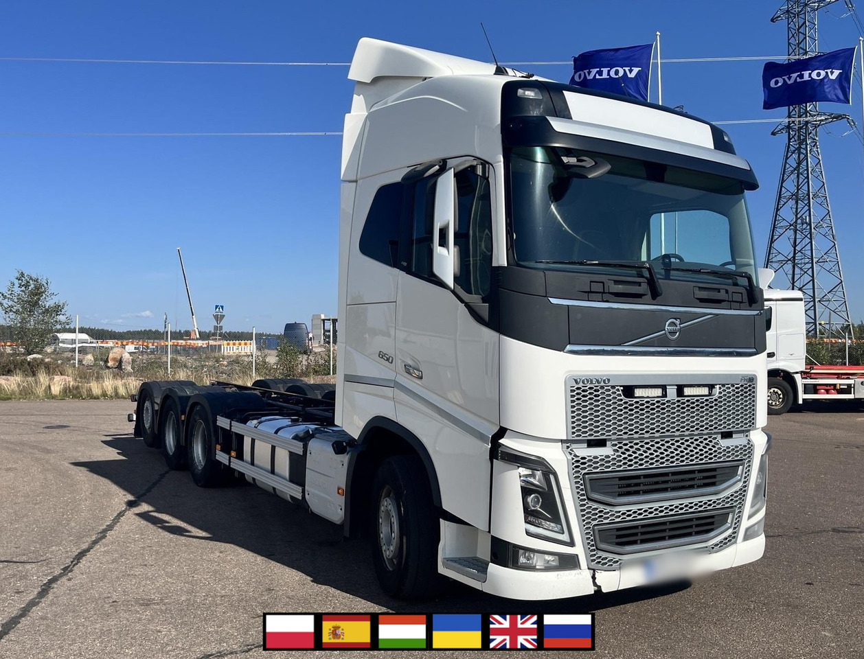 VOLVO FH 650 8x4 / Truck chassis / Sleeper cab - Camion con gru: foto 1 VOLVO FH 650 8x4 / Truck chassis / Sleeper cab - Camion con gru: foto 1