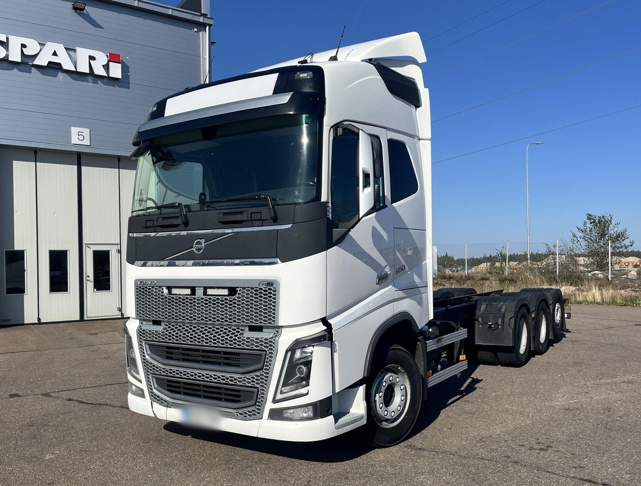 VOLVO FH 650 8x4 / Truck chassis / Sleeper cab - Autocarro telaio: foto 2 VOLVO FH 650 8x4 / Truck chassis / Sleeper cab - Autocarro telaio: foto 2