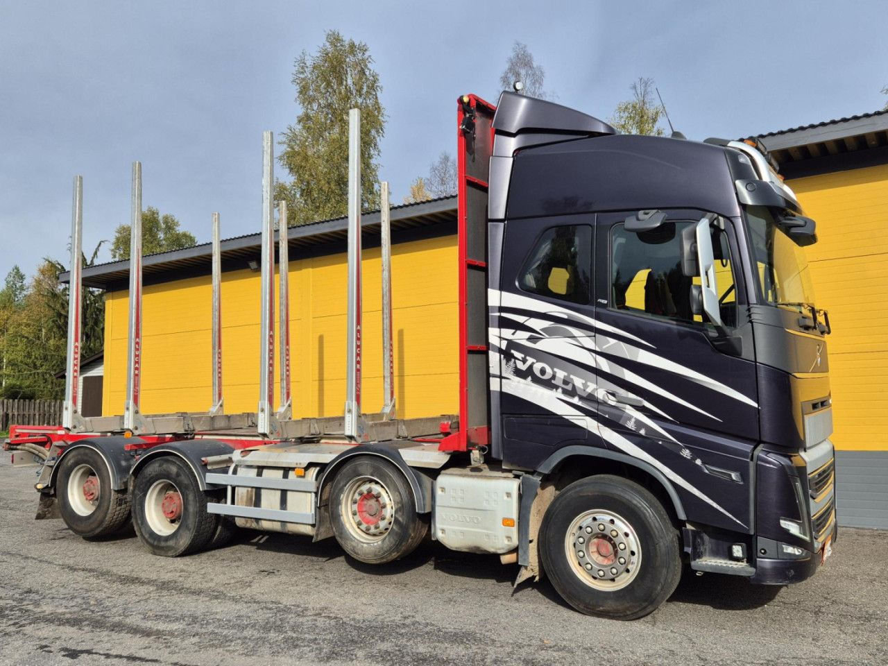VOLVO FH 750 8x4 / 2 lifted axles / timber truck - Autocarro telaio: foto 3 VOLVO FH 750 8x4 / 2 lifted axles / timber truck - Autocarro telaio: foto 3