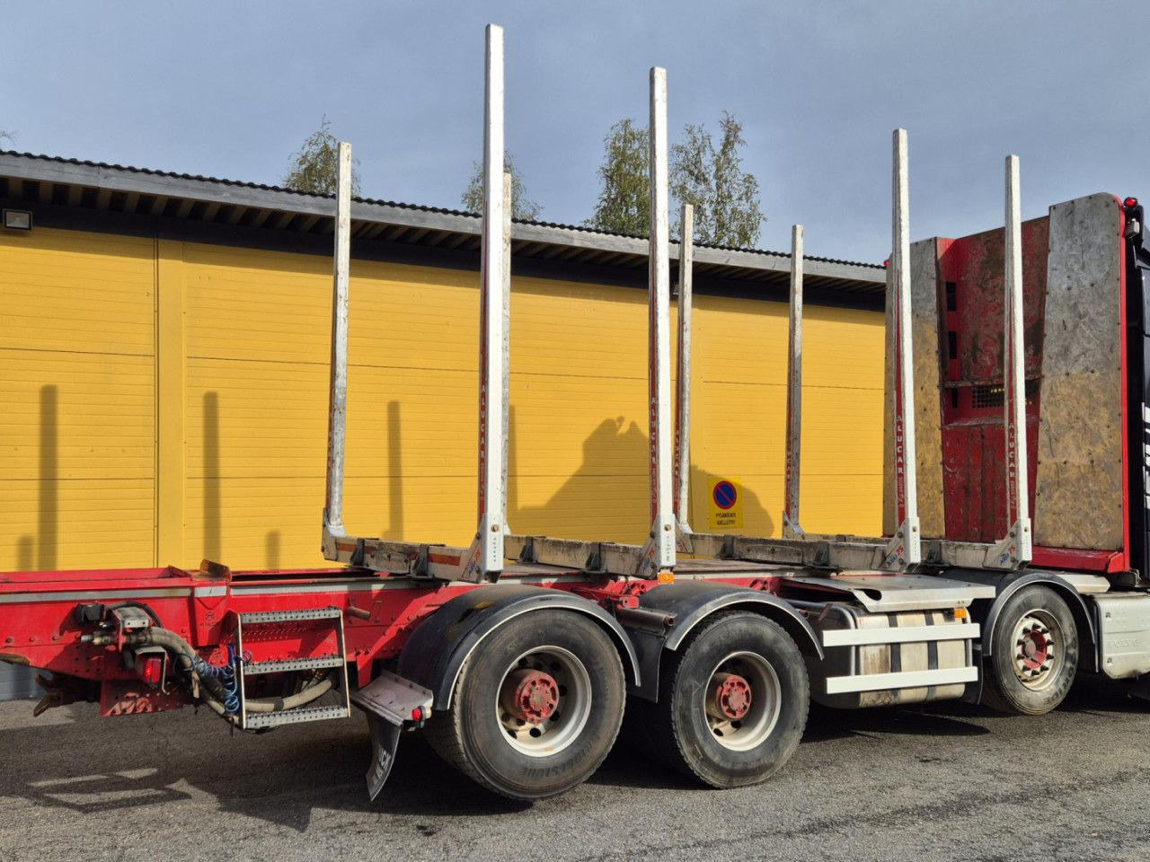VOLVO FH 750 8x4 / 2 lifted axles / timber truck - Camion con gru: foto 4 VOLVO FH 750 8x4 / 2 lifted axles / timber truck - Camion con gru: foto 4