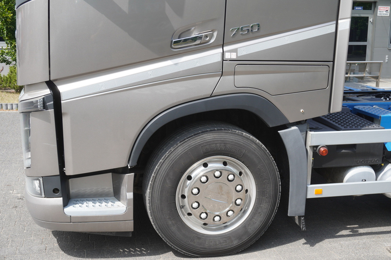 Autocarro telaio VOLVO FH16 750 8x4x4 / 750 HP! / Frame 685 cm / Steered 4th axle: foto 14