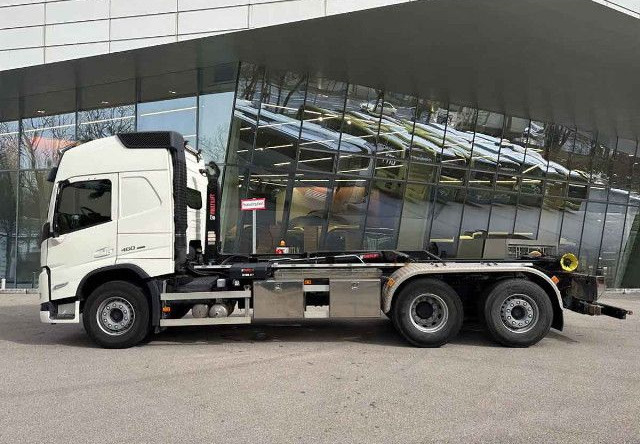 VOLVO FM 460 6X2*4 / HIAB ULT21S61 hooklift / 50 tho. km! / 2022 - Autocarro scarrabile: foto 3 VOLVO FM 460 6X2*4 / HIAB ULT21S61 hooklift / 50 tho. km! / 2022 - Autocarro scarrabile: foto 3