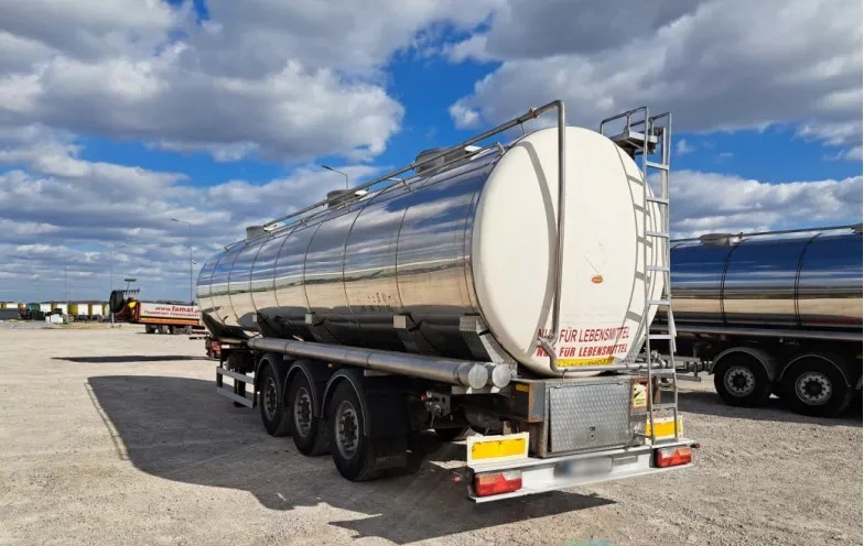 WIELTON NS3D 36 t food cistern / 3 chambers - Semirimorchio cisterna: foto 4 WIELTON NS3D 36 t food cistern / 3 chambers - Semirimorchio cisterna: foto 4