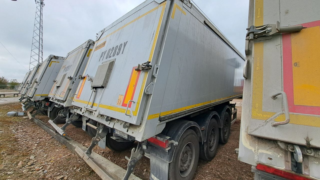 WIELTON NW-3 / weight 6.2 t / capacity 38m3 / Electrically folded roof / Teflon / 20 units, 2022 - Semirimorchio ribaltabile: foto 3 WIELTON NW-3 / weight 6.2 t / capacity 38m3 / Electrically folded roof / Teflon / 20 units, 2022 - Semirimorchio ribaltabile: foto 3