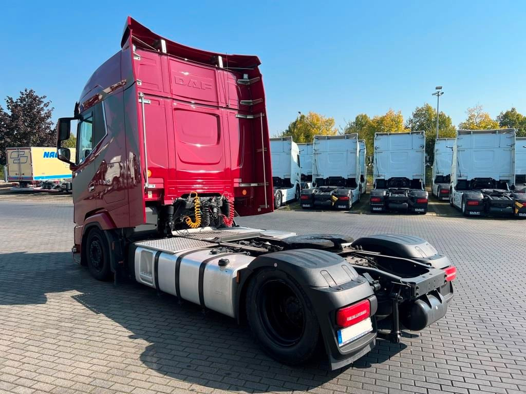 DAF XG 480 FT Low Deck Retarder Standklima 2xTank - Trattore stradale: foto 3 DAF XG 480 FT Low Deck Retarder Standklima 2xTank - Trattore stradale: foto 3