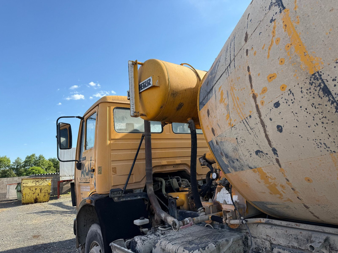 Autobetoniera Mercedes-Benz 2225 - 6X4: foto 12