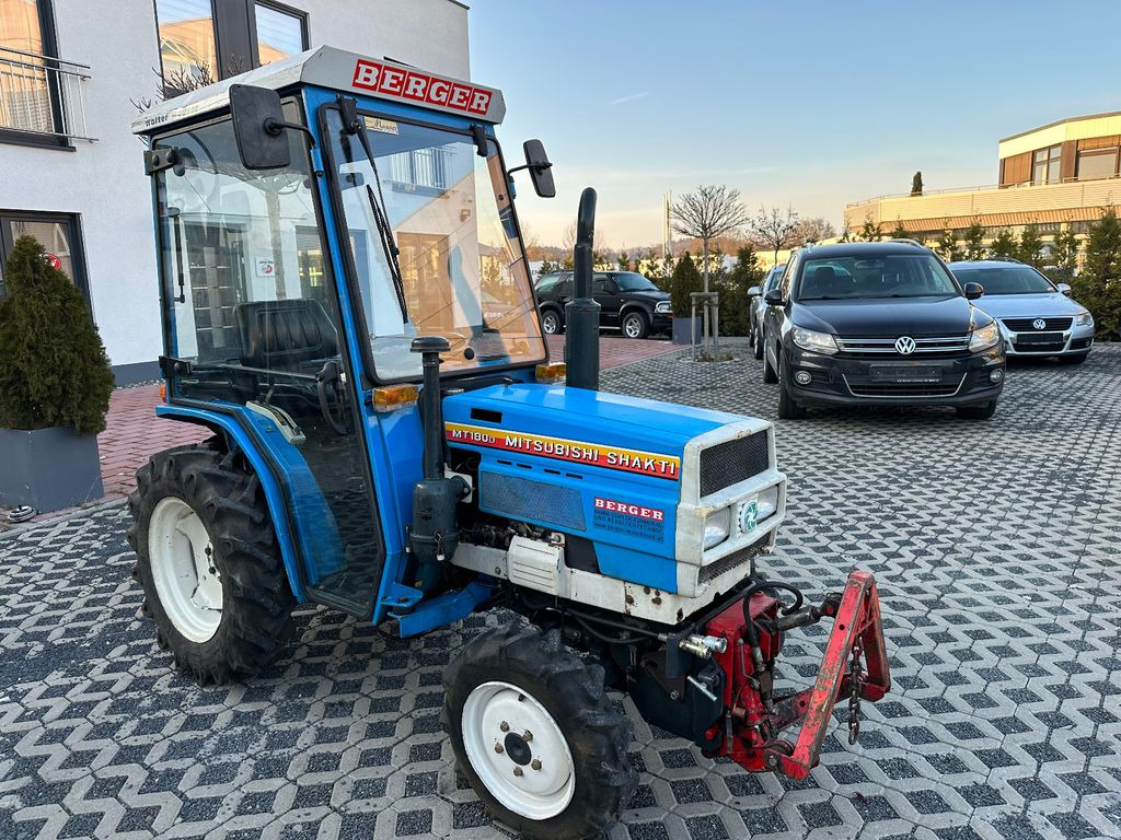 Mitsubishi MT 180 DL Winterdienst und mäherwerk - Trattore comunale: foto 2 Mitsubishi MT 180 DL Winterdienst und mäherwerk - Trattore comunale: foto 2