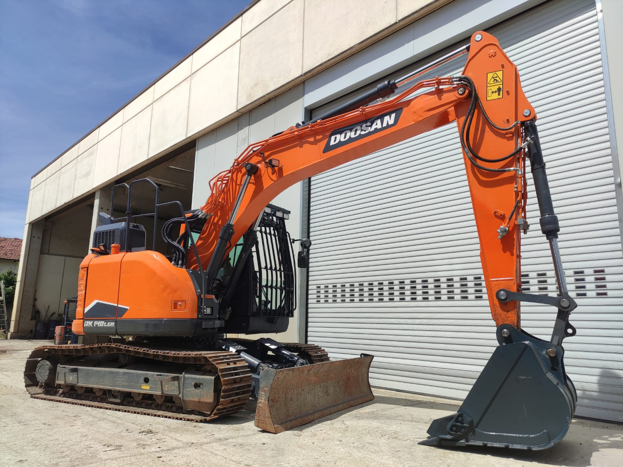 DOOSAN DX140LCR-7 - Escavatore cingolato: foto 3 DOOSAN DX140LCR-7 - Escavatore cingolato: foto 3