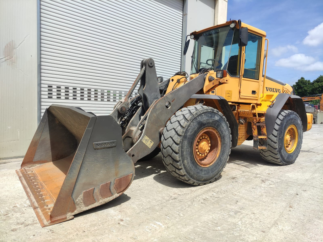 VOLVO L90E - Pala gommata: foto 1 VOLVO L90E - Pala gommata: foto 1