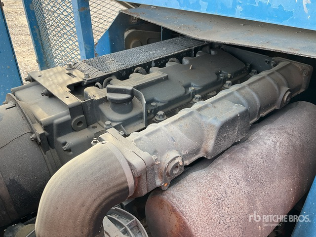 2001 Genie GS4390RT 4x4 Diesel Scissor Lift - Piattaforma a pantografo: foto 5 2001 Genie GS4390RT 4x4 Diesel Scissor Lift - Piattaforma a pantografo: foto 5