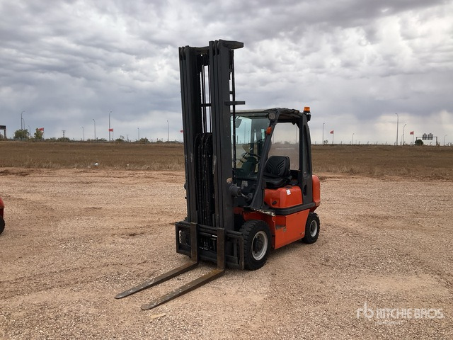 2003 Nissan FD02A25Q Forklift - Carrello elevatore diesel: foto 2 2003 Nissan FD02A25Q Forklift - Carrello elevatore diesel: foto 2