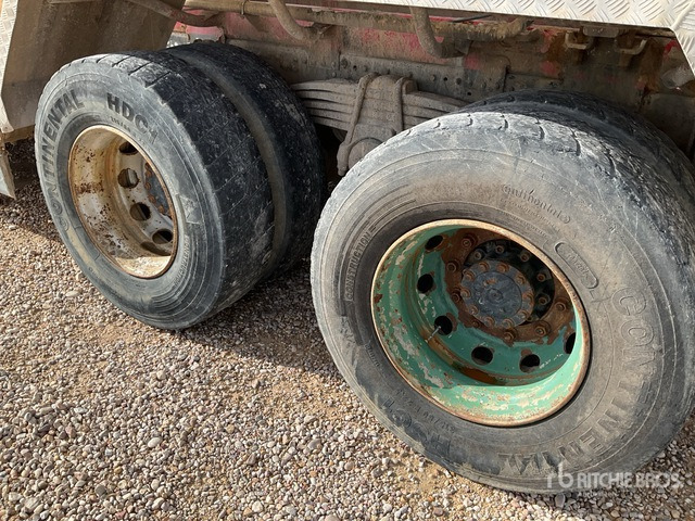 Autobetoniera 2008 MAN TGA H414FFDC 8x4 Mixer Truck: foto 6 Autobetoniera 2008 MAN TGA H414FFDC 8x4 Mixer Truck: foto 6