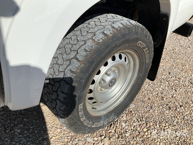 2015 Toyota Hilux 4x4 Crew Cab Pickup - Pick-up: foto 5 2015 Toyota Hilux 4x4 Crew Cab Pickup - Pick-up: foto 5