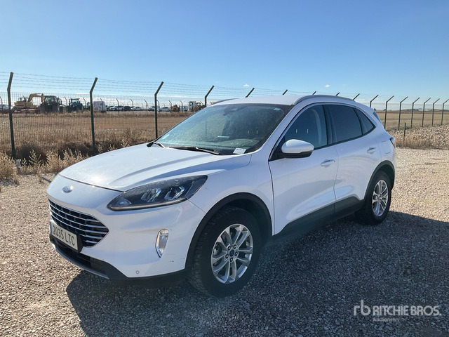 2021 Ford Kuga Automobile - SUV/ Fuoristrada: foto 1 2021 Ford Kuga Automobile - SUV/ Fuoristrada: foto 1