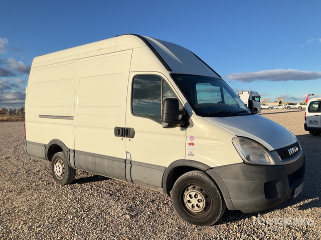 2009 Iveco Daily 35S13 Cargo Van - Furgone: foto 4 2009 Iveco Daily 35S13 Cargo Van - Furgone: foto 4