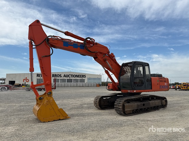 2000 Fiat-Hitachi EX235 Escavatore cingolato - Escavatore cingolato: foto 1 2000 Fiat-Hitachi EX235 Escavatore cingolato - Escavatore cingolato: foto 1